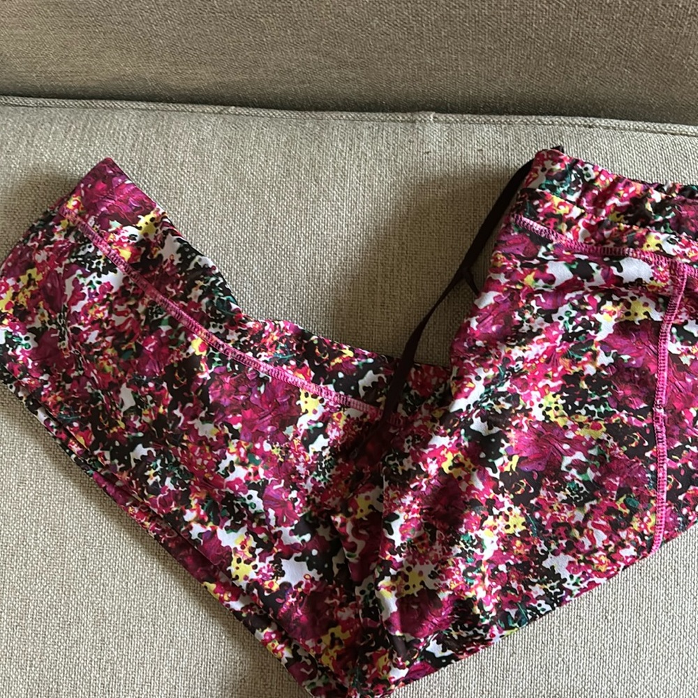 Women’s adidas capri length leggings ZC